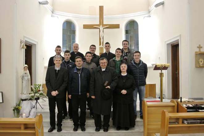 Kardinal Puljić održao duhovne vježbe za maturante Nadbiskupijskog sjemeništa iz Travnika