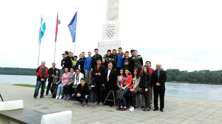 Srednjoškolci posjetili Vukovar