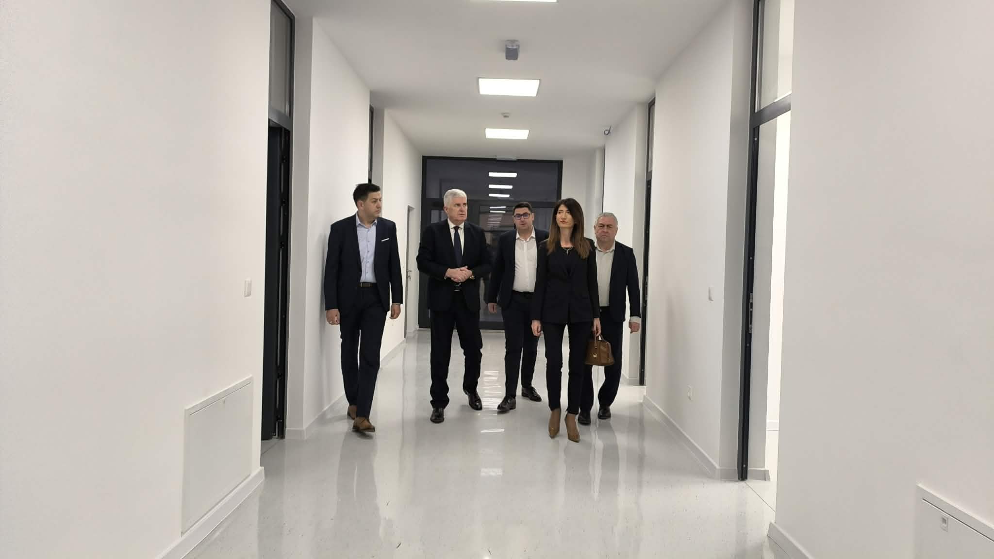 Čović i Filipović u Kreševu: Razvojni projekti i stabilne političke aktivnosti u fokusu sastanka s Općinskim odborom 